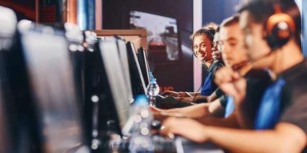 École de jeux vidéo à Lyon pour devenir joueur professionnel : pourquoi et comment y entrer ?
